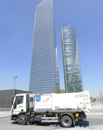 Recogida residuos peligrosos, sanitarios, limpieza centros comerciales edificios